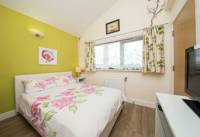 اتاق لوکس, Rowan Park Lodge