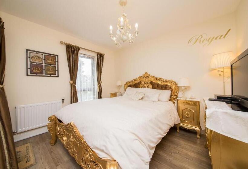 اتاق لوکس با بالکن, Rowan Park Lodge