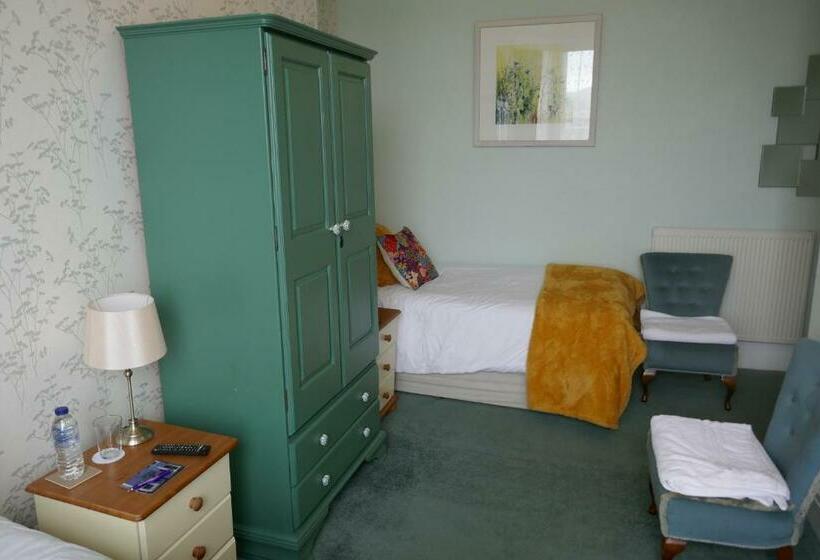 Quarto Estandar com Vistas, The Boundary
