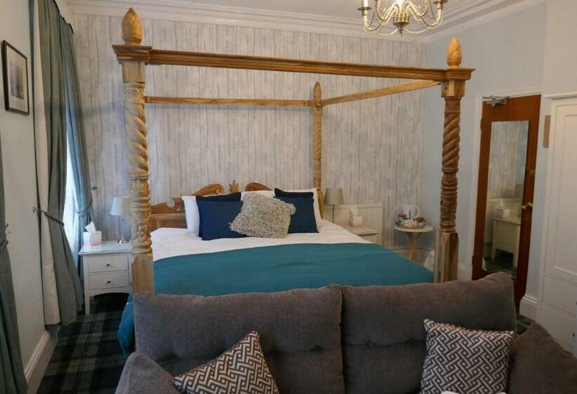 غرفة قياسية سرير كينج, The Boundary