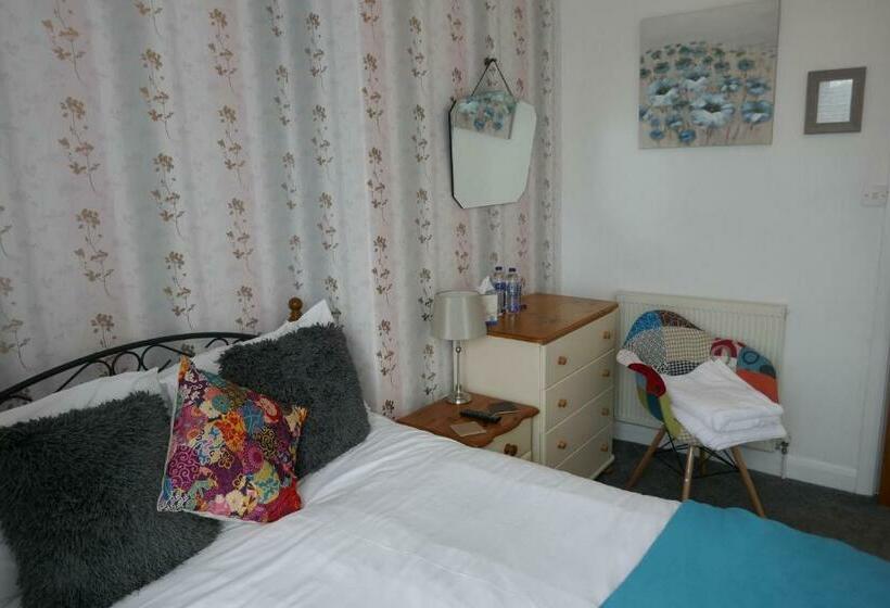 Quarto Estandar com Vistas, The Boundary