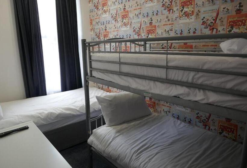 Quarto Familiar, The Boundary