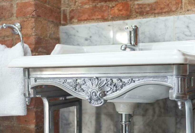 带大床的高级房间, The Old Kiln House