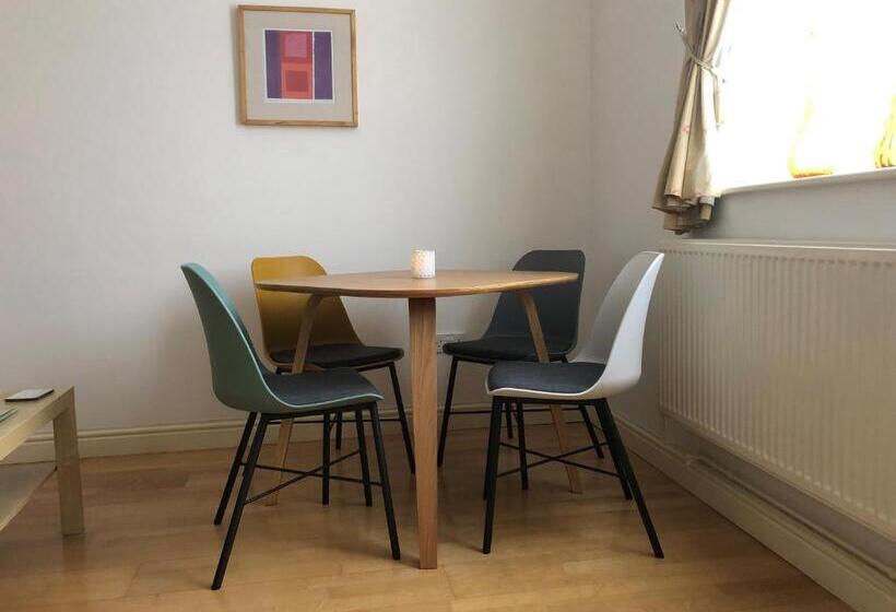 Апартаменты 2 Спальни, The Queen