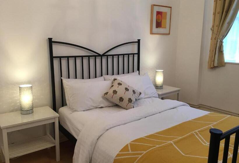 Апартаменты 2 Спальни, The Queen