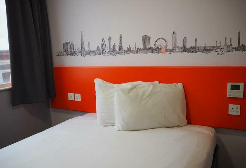 Camera Standard, Easyhotel Croydon