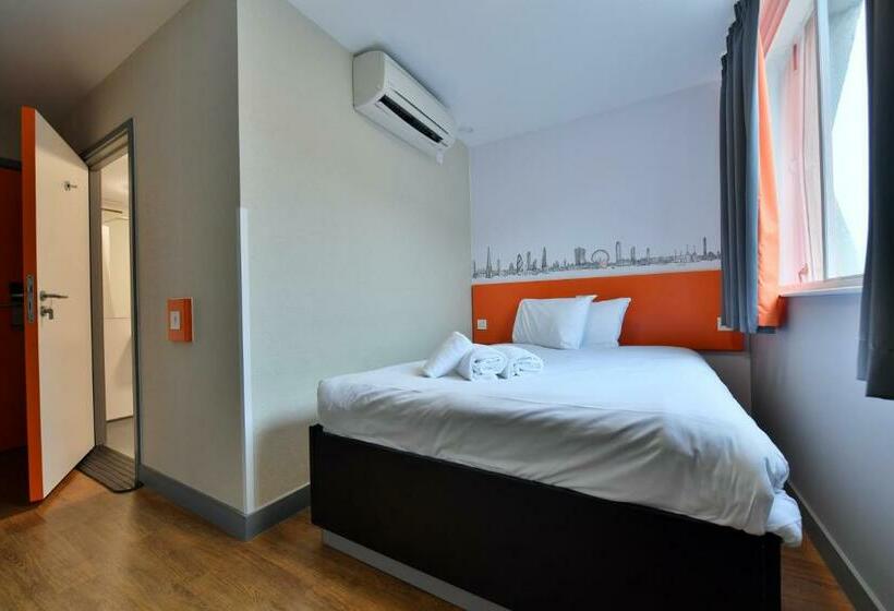 Camera Standard, Easyhotel Croydon