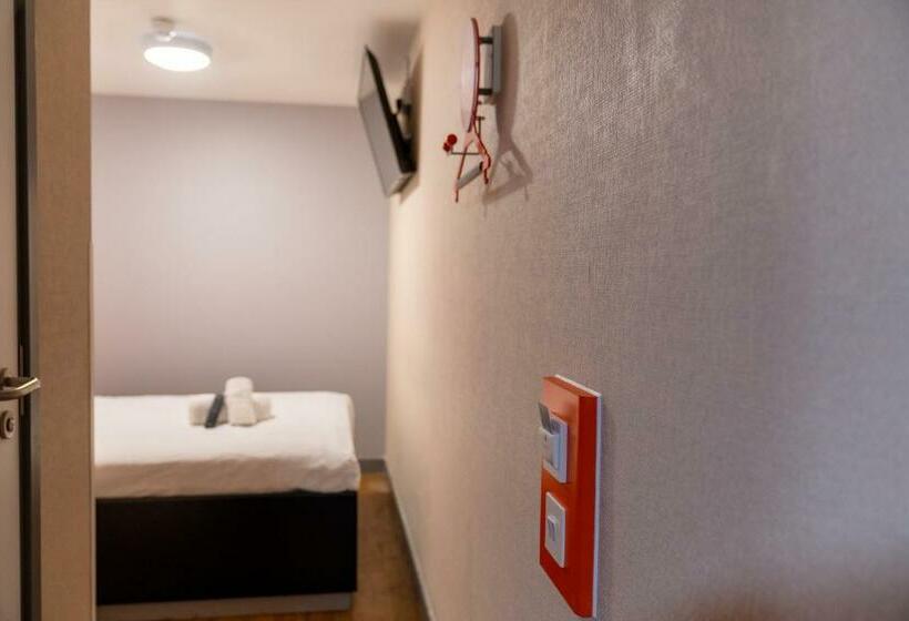 Camera Standard, Easyhotel Croydon