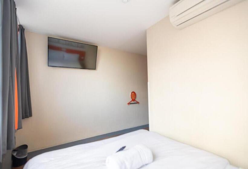 Camera Standard Accessibile ai Disabili, Easyhotel Croydon