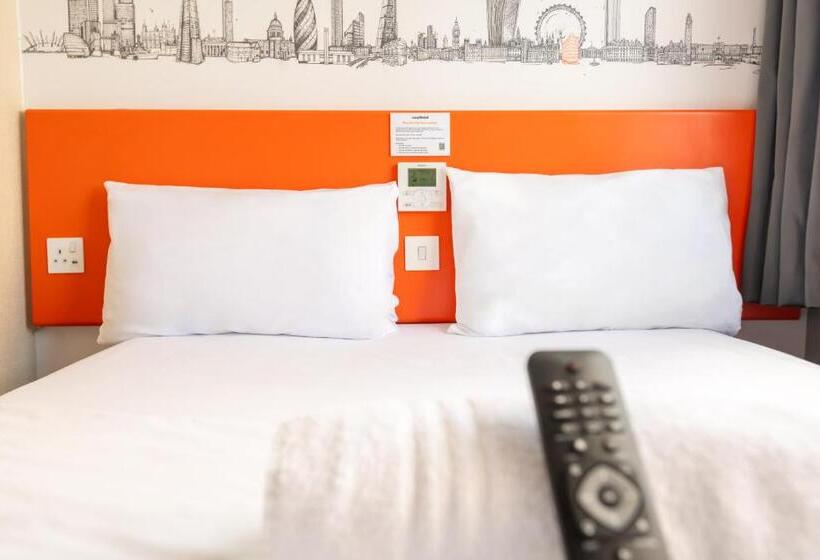 Camera Standard Accessibile ai Disabili, Easyhotel Croydon