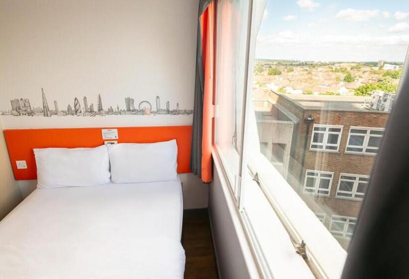 Camera Standard Accessibile ai Disabili, Easyhotel Croydon