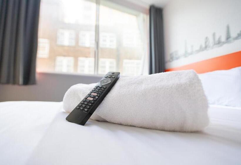 Camera Standard, Easyhotel Croydon