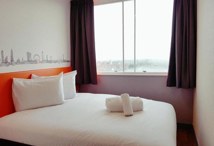 Camera Standard, Easyhotel Croydon