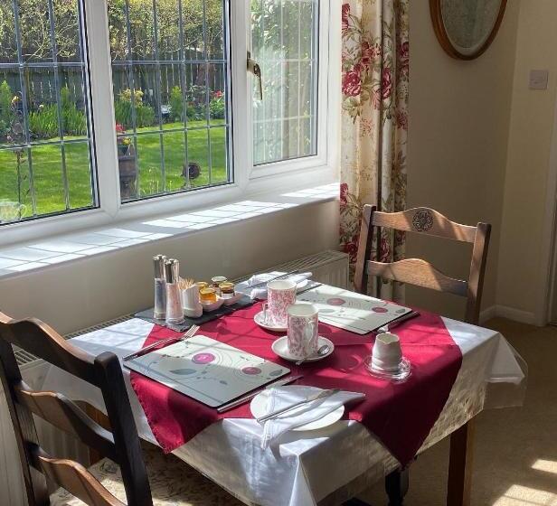 デラックススイート, Grove House Bed & Breakfast