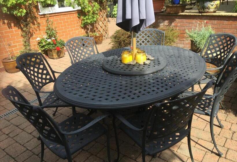 キングサイズベッドのスタンダードルーム, Grove House Bed & Breakfast