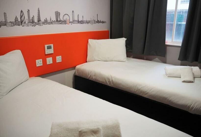 Camera Standard, Easyhotel Croydon