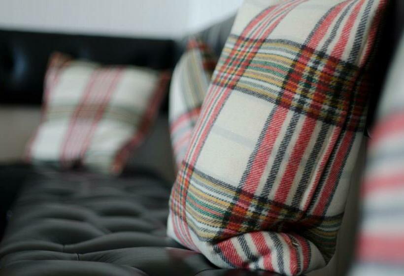 수피리어 룸, Hillside