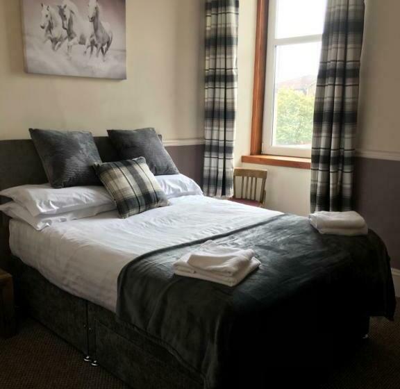 غرفة قياسية, The Banks Of Ury