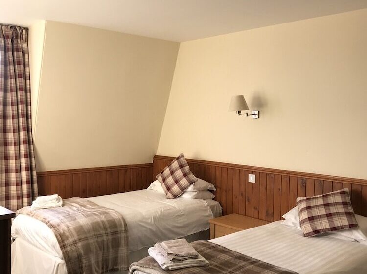 غرفة قياسية, The Banks Of Ury