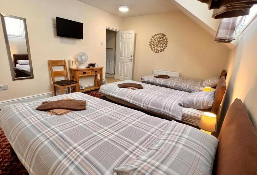 Номер Стандарт Трехместный, The Cabbage Hall