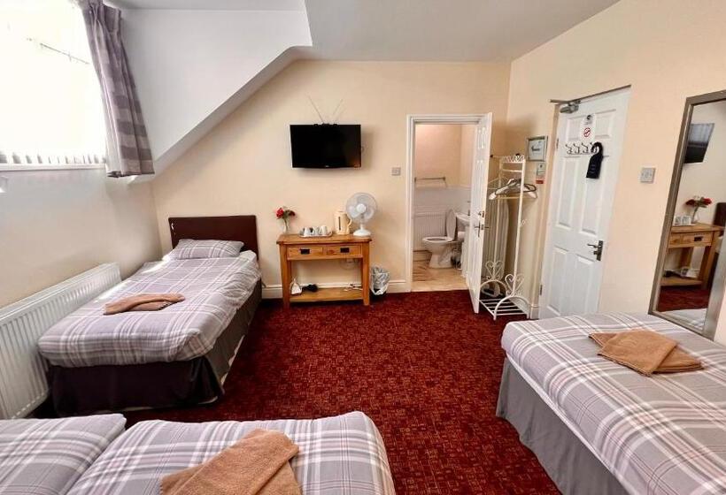 Четырехместный Номер Стандарт, The Cabbage Hall