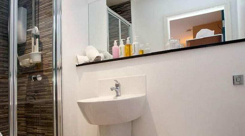 غرفة ديلوكس, The Capon Tree Town House