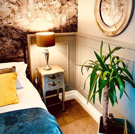 غرفة قياسية سرير كينج, The Capon Tree Town House