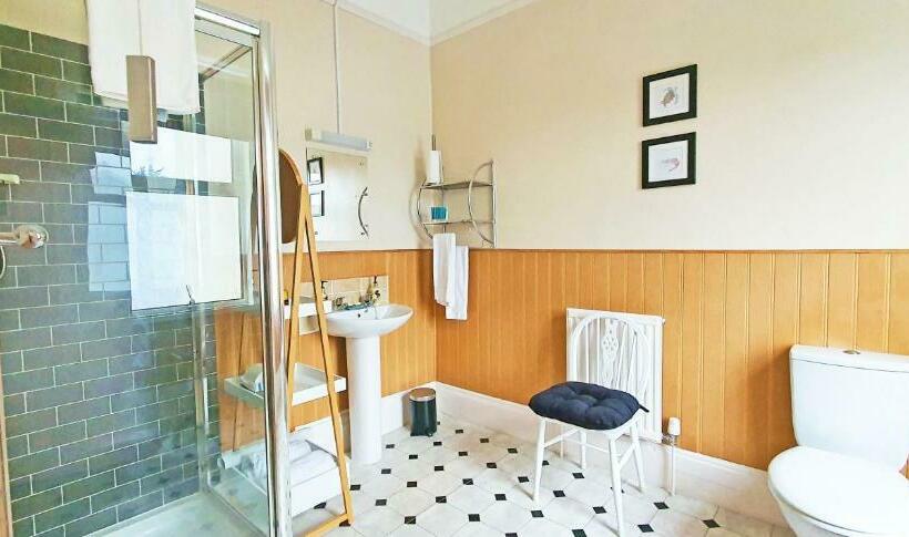 اتاق لوکس با تخت بزرگ, Marmalade Bed & Breakfast