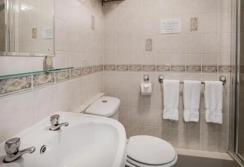اتاق کلاسیک سه تخته, Queenshead Hotel Kelso