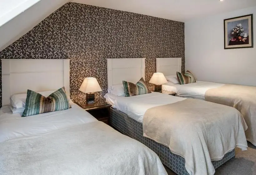 اتاق کلاسیک سه تخته, Queenshead Hotel Kelso