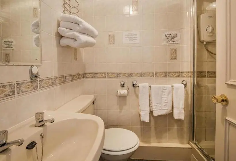اتاق کلاسیک سه تخته, Queenshead Hotel Kelso