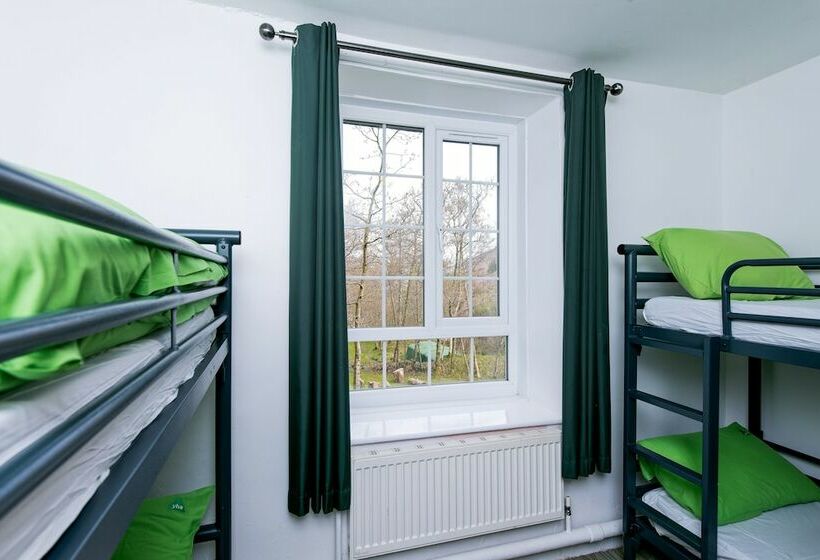 מיטה בחדר מעונות עם מקלחת משותפת, Yha Helvellyn