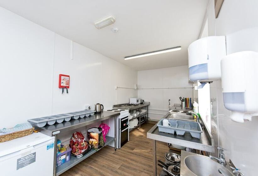 מיטה בחדר מעונות עם מקלחת משותפת, Yha Helvellyn