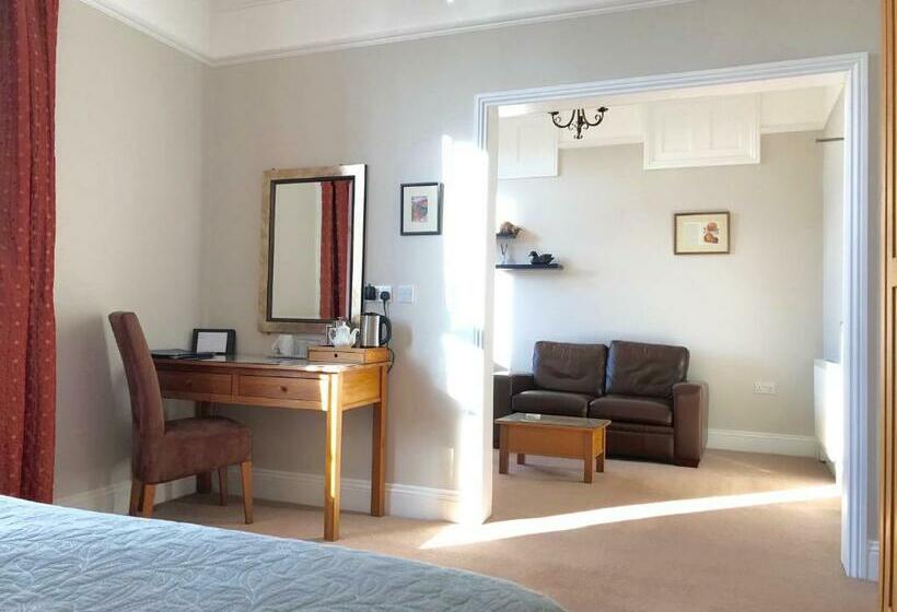 スーペリアースイート, 17 Burgate