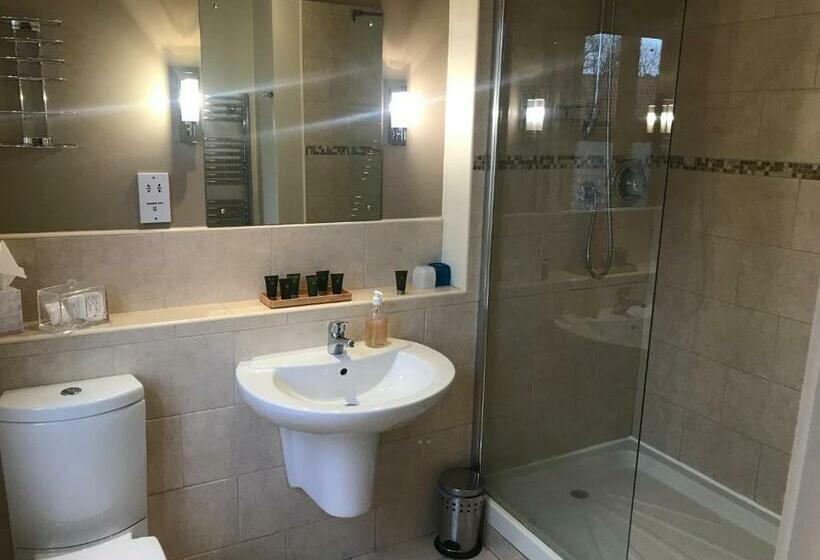 デラックスルーム, 17 Burgate