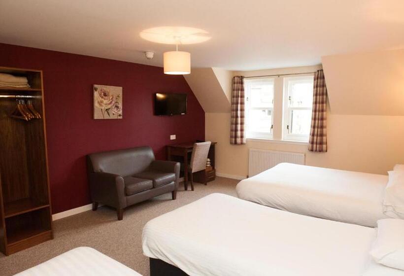 غرفة عائلية, Ardross Glencairn