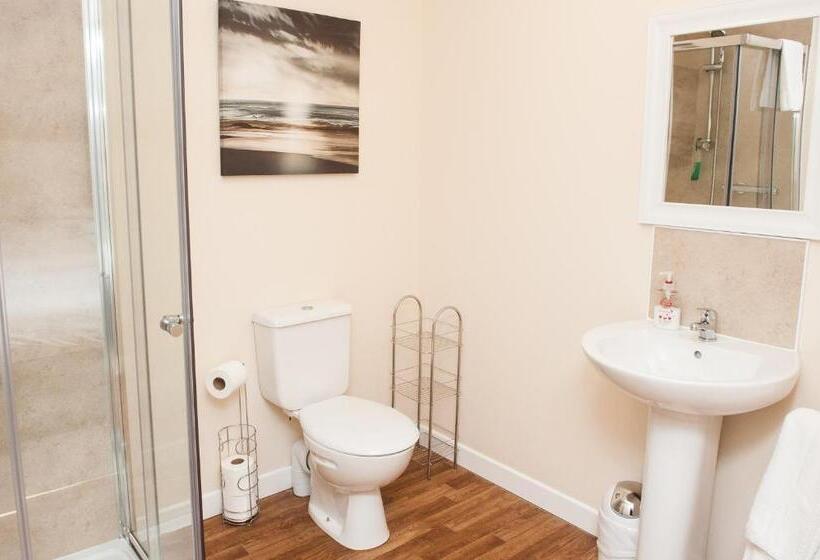 غرفة قياسية, Ardross Glencairn