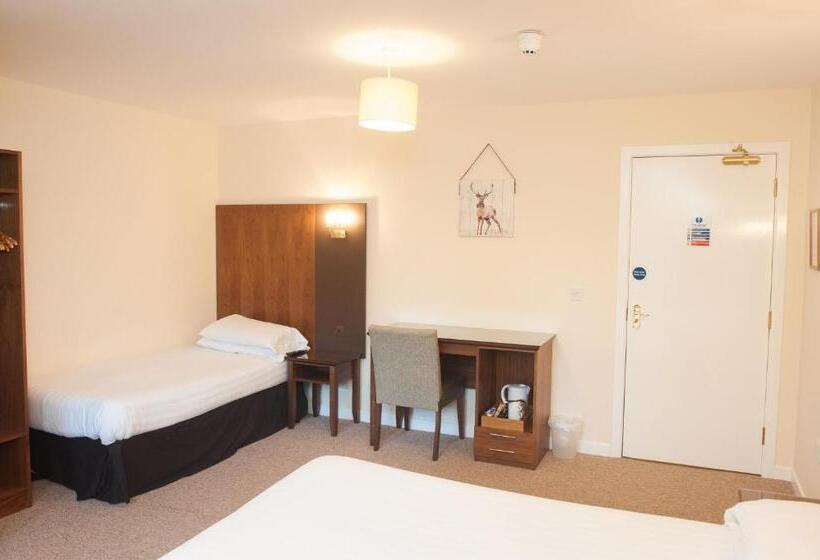 غرفة عائلية, Ardross Glencairn