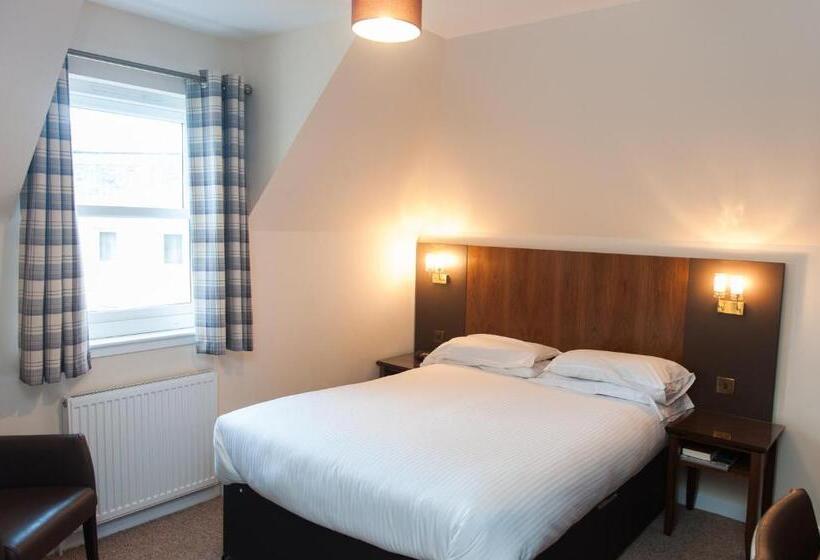 基本间, Ardross Glencairn