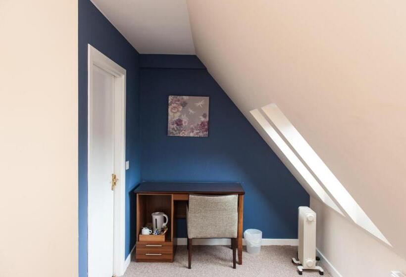 غرفة أساسية, Ardross Glencairn