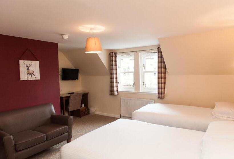 غرفة عائلية, Ardross Glencairn