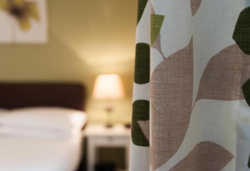 غرفة أساسية, Ardross Glencairn