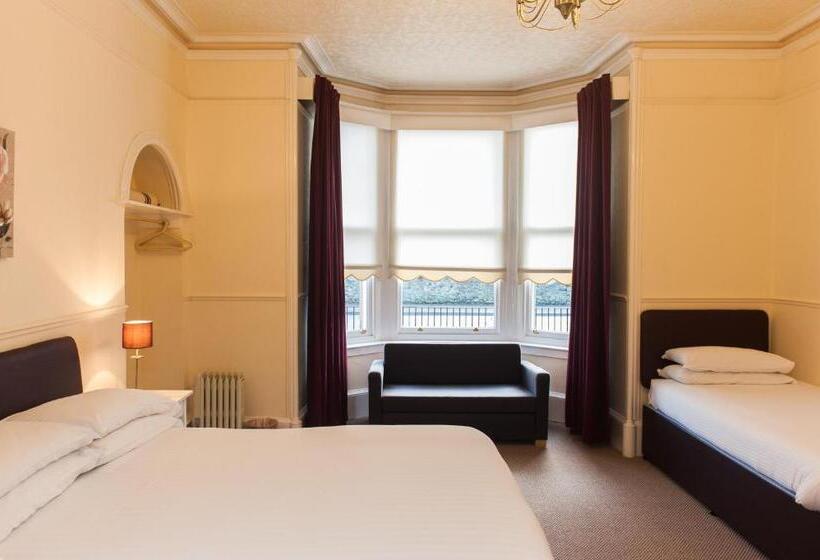 غرفة عائلية, Ardross Glencairn