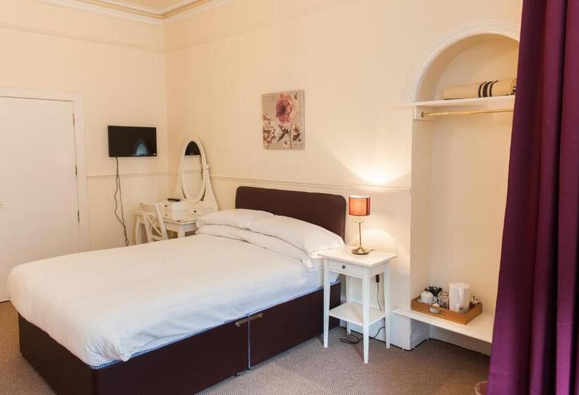 غرفة عائلية, Ardross Glencairn