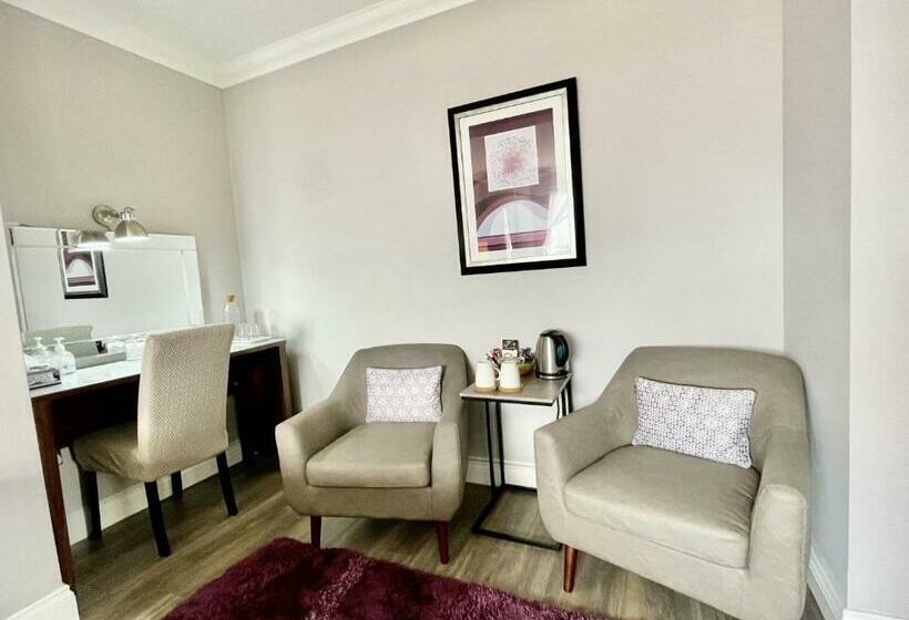 豪华房间, Bojangles Guest House