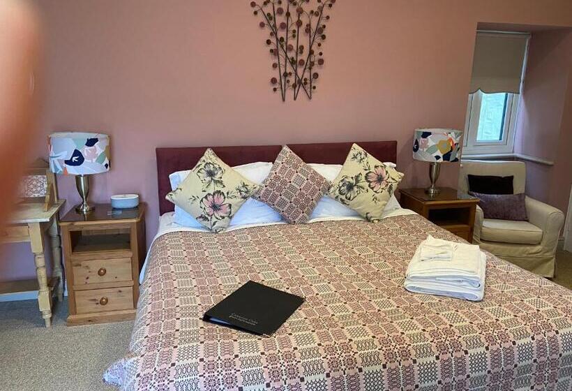 クラシックルーム, Canaston Oaks