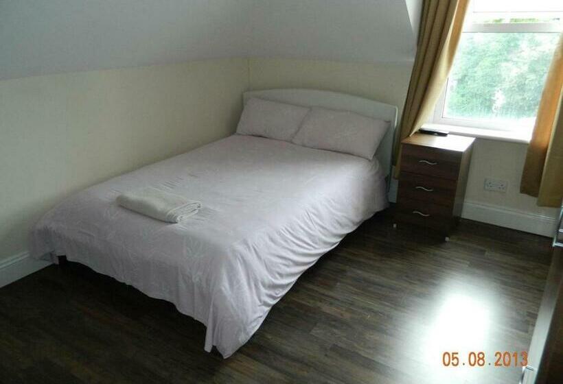 Номер Стандарт, Circle Guest House Bed Only