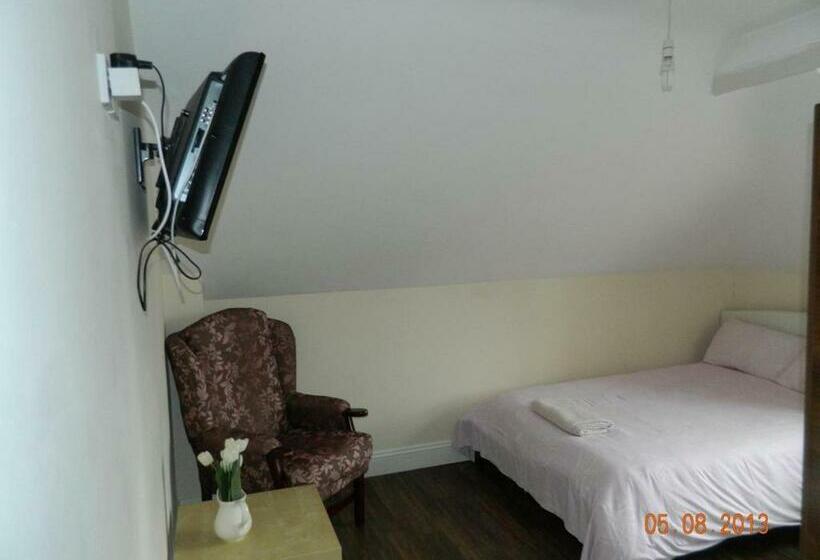 غرفة قياسية, Circle Guest House Bed Only