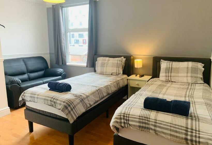 Номер Стандарт, Circle Guest House Bed Only