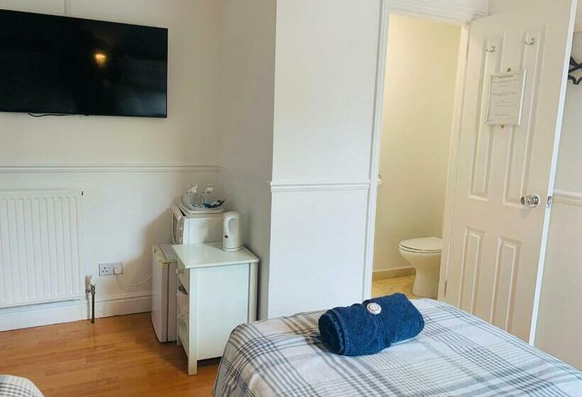 غرفة قياسية, Circle Guest House Bed Only